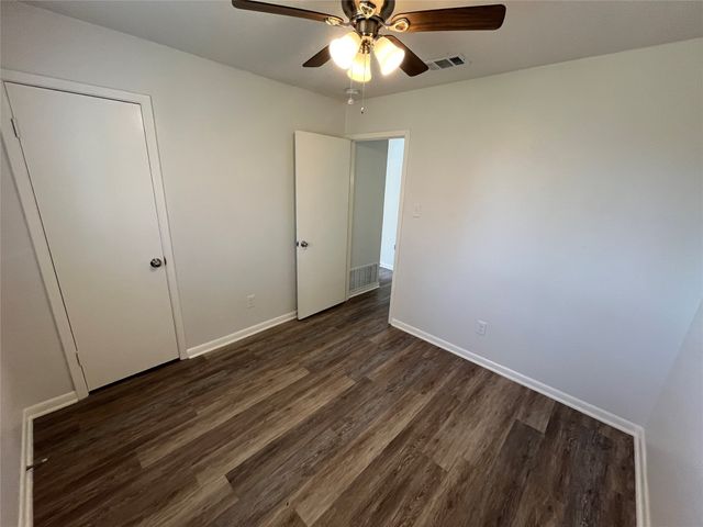 824 Johnnie Row, Seagoville, TX 75159