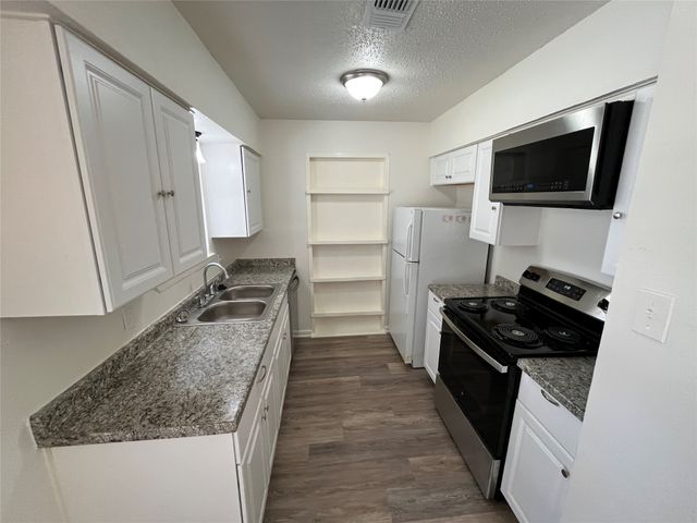 824 Johnnie Row, Seagoville, TX 75159