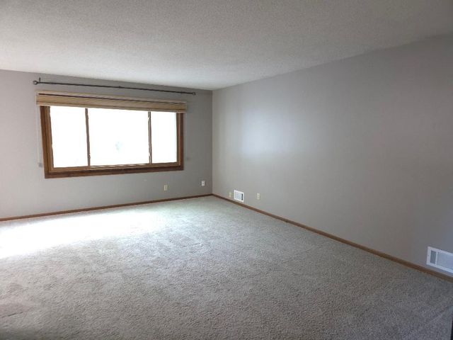 12273 Jack Pine Trail, Eden Prairie, MN 55347