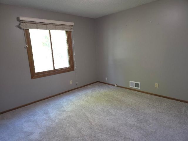12273 Jack Pine Trail, Eden Prairie, MN 55347