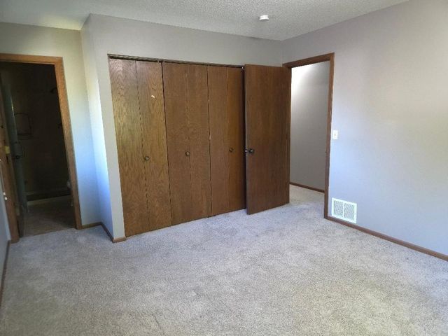 12273 Jack Pine Trail, Eden Prairie, MN 55347