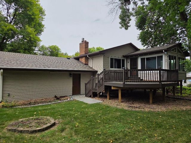 12273 Jack Pine Trail, Eden Prairie, MN 55347
