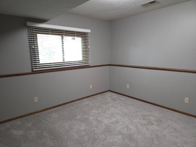 12273 Jack Pine Trail, Eden Prairie, MN 55347