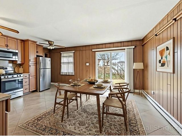 9 Stanford Lane, Hicksville, NY 11801