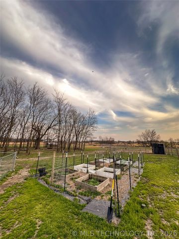 17810 Harreld Road, Beggs, OK 74421