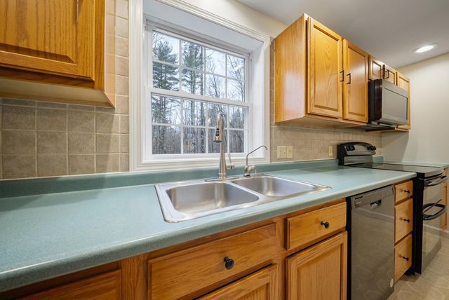 24 Prescott Road, Epping, NH 03042