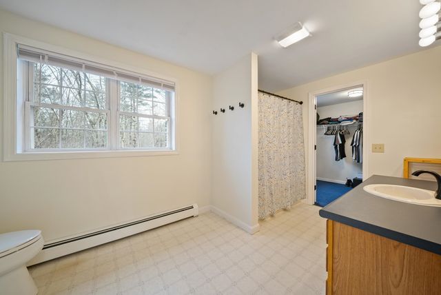 24 Prescott Road, Epping, NH 03042