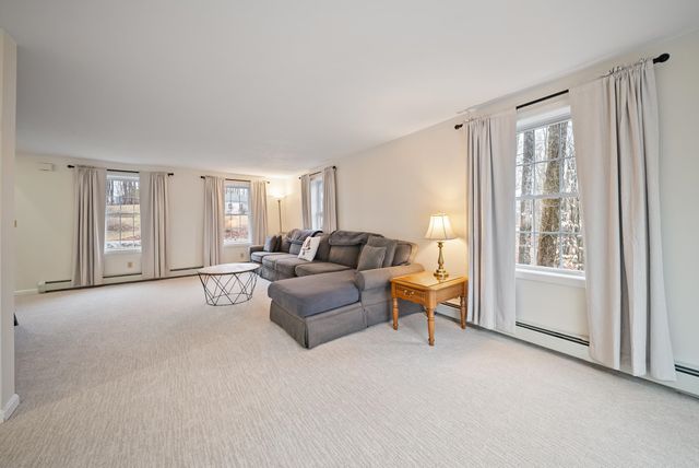 24 Prescott Road, Epping, NH 03042