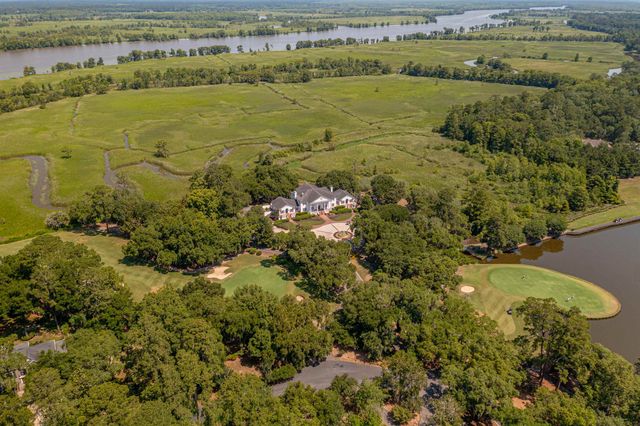 108 Prestwick Dr., Pawleys Island, SC 29585