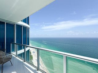 17001 Collins Avenue 4204, Sunny Isles Beach, FL 33160