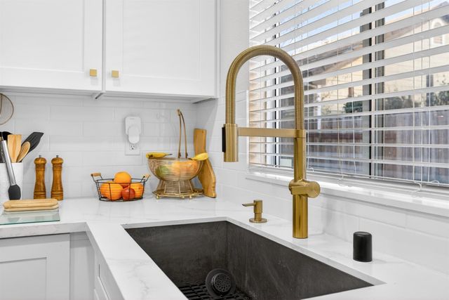 9365 Laguna Pointe Way, Elk Grove, CA 95758