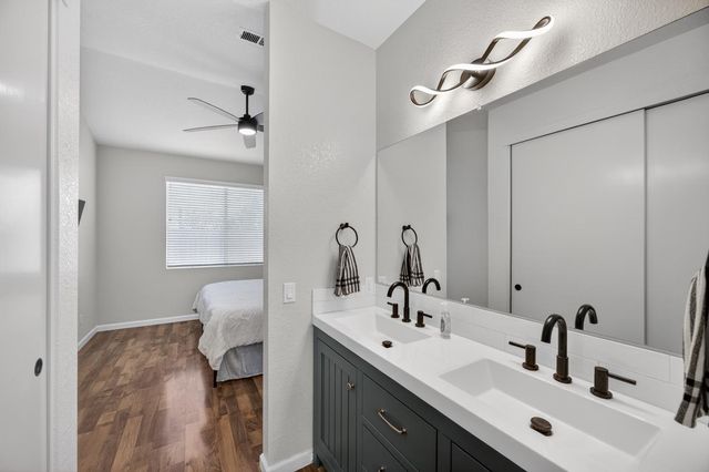 9365 Laguna Pointe Way, Elk Grove, CA 95758