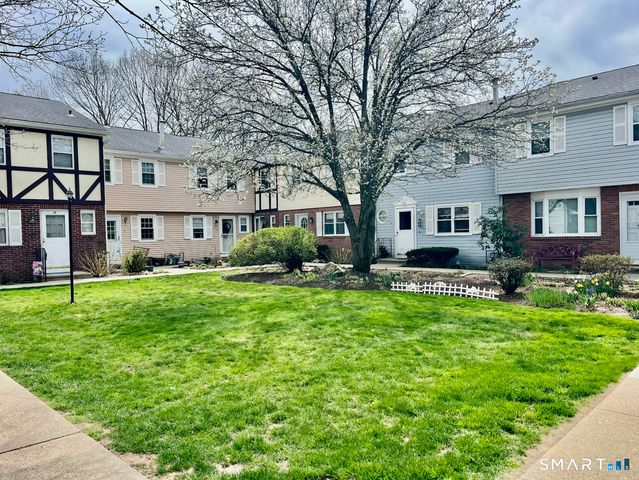 16 East Gate Lane 16, Hamden, CT 06514