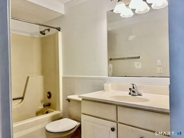 16 East Gate Lane 16, Hamden, CT 06514