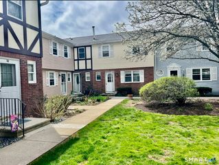 16 East Gate Lane 16, Hamden, CT 06514