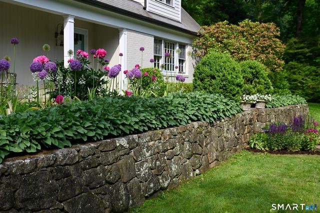 85 Bittersweet Lane, New Canaan, CT 06840