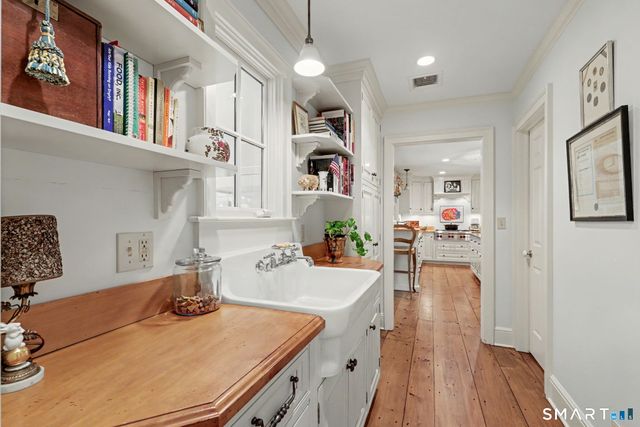85 Bittersweet Lane, New Canaan, CT 06840