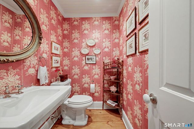 85 Bittersweet Lane, New Canaan, CT 06840