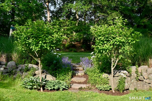 85 Bittersweet Lane, New Canaan, CT 06840