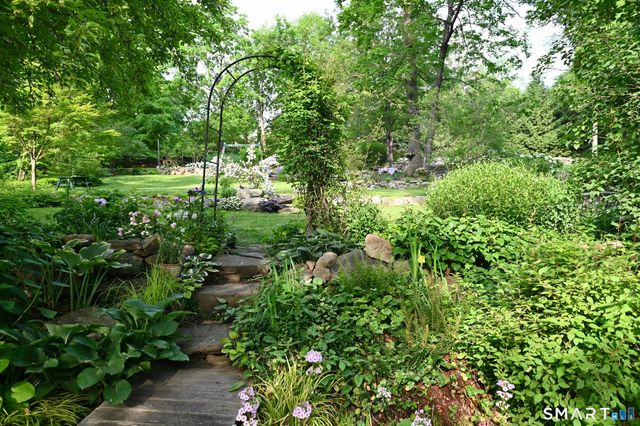 85 Bittersweet Lane, New Canaan, CT 06840