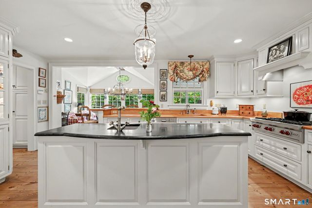 85 Bittersweet Lane, New Canaan, CT 06840