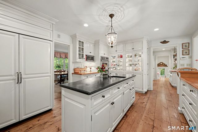 85 Bittersweet Lane, New Canaan, CT 06840