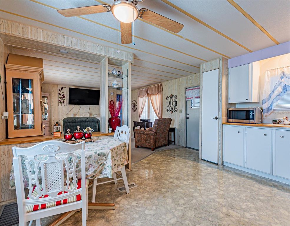Image 5 of property listing at 5238 BETTY STREET, Zephyrhills, FL 33542