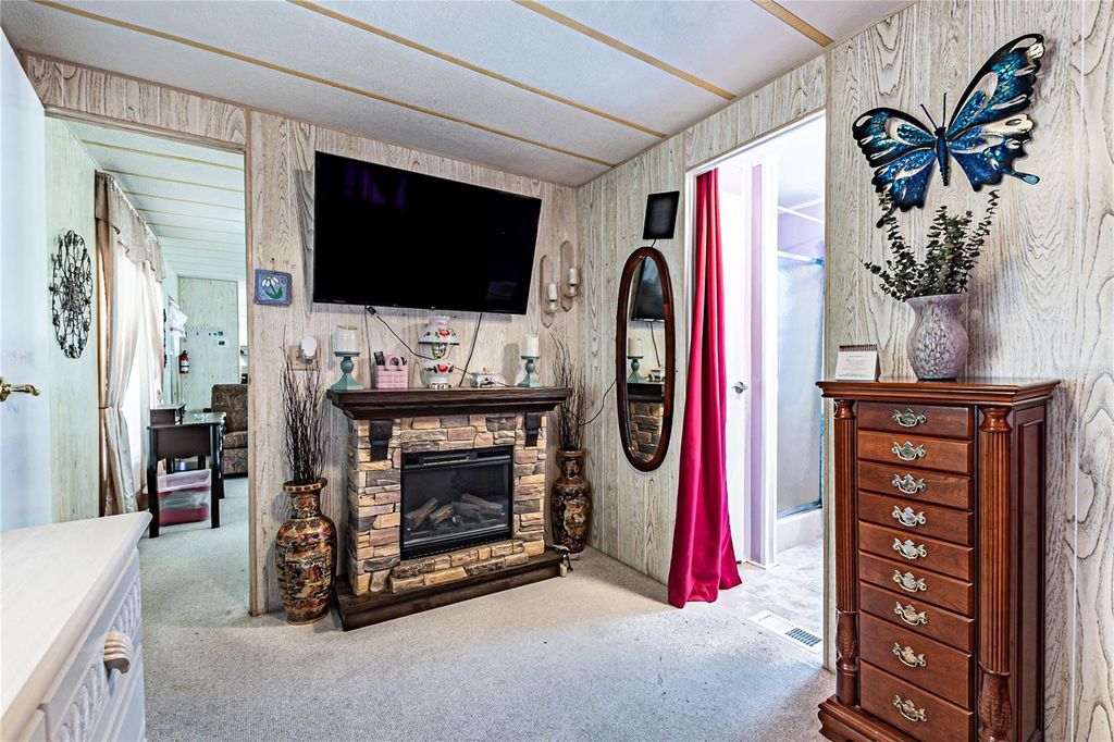 Image 9 of property listing at 5238 BETTY STREET, Zephyrhills, FL 33542