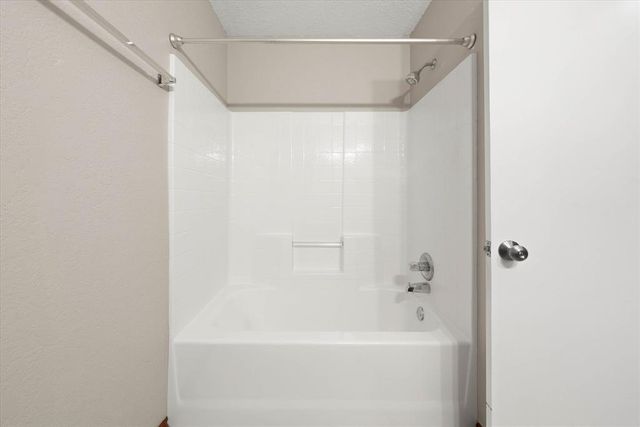 5904 SE 10th Street, Oklahoma City, OK 73110