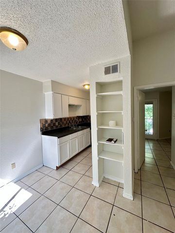4322 Gillis ST 204, Austin, TX 78745