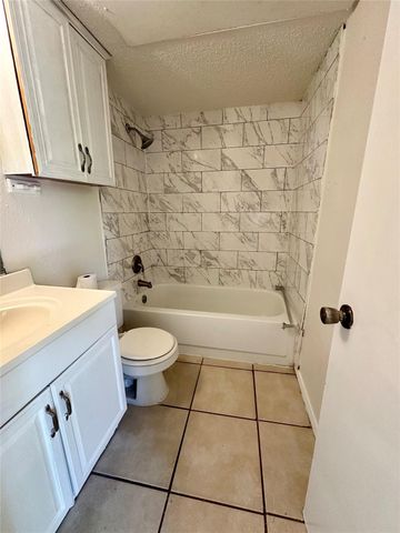 4322 Gillis ST 204, Austin, TX 78745