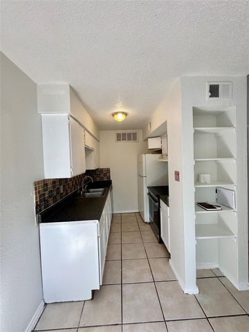 4322 Gillis ST 204, Austin, TX 78745