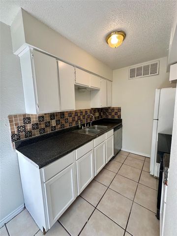 4322 Gillis ST 204, Austin, TX 78745