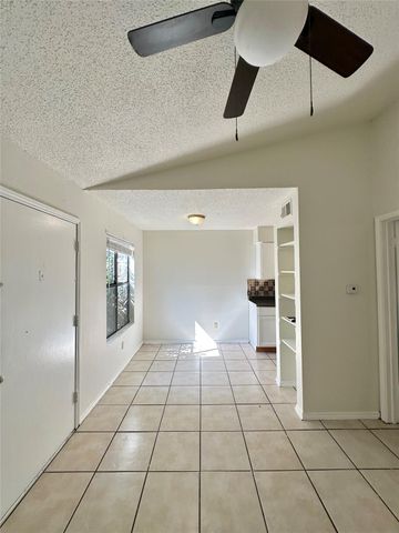 4322 Gillis ST 204, Austin, TX 78745