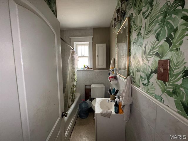 5432 Bates Street, St Louis, MO 63116