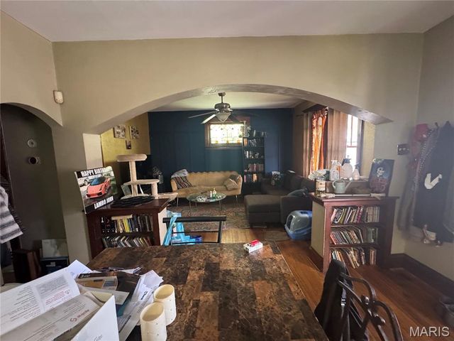 5432 Bates Street, St Louis, MO 63116
