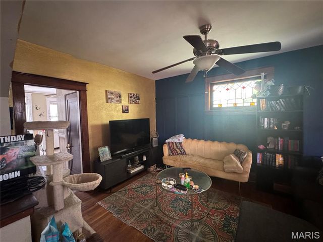 5432 Bates Street, St Louis, MO 63116