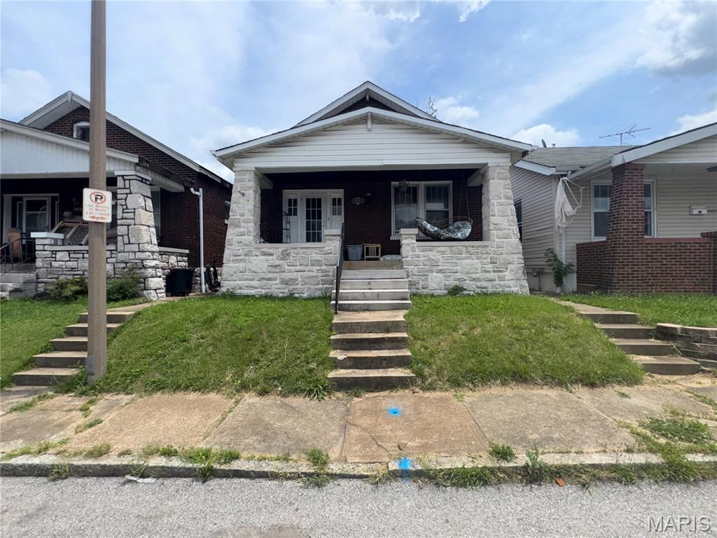 5432 Bates Street, St Louis, MO 63116