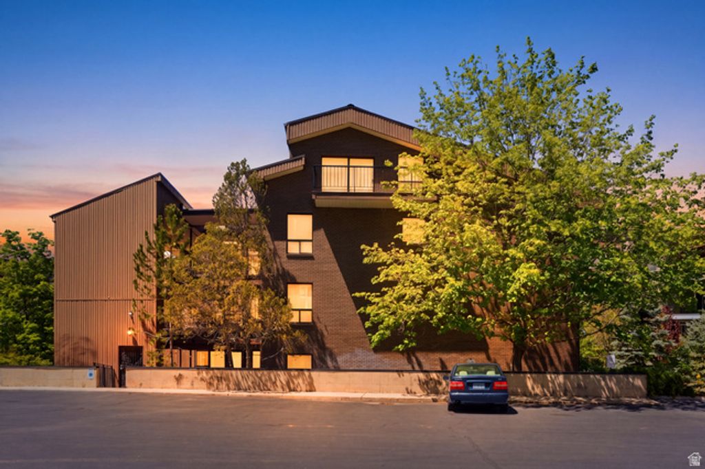 939 S DONNER WAY #111, Salt Lake City, UT 84108 — exterior