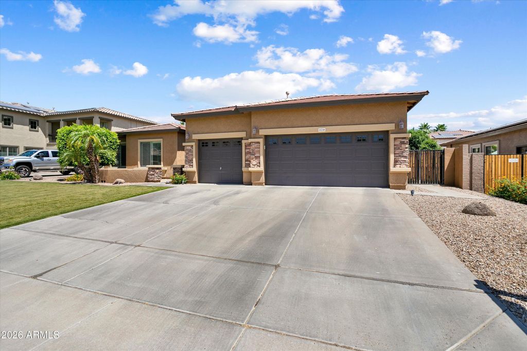 18248 W BANFF Lane, Surprise, AZ 85388 — photo 2