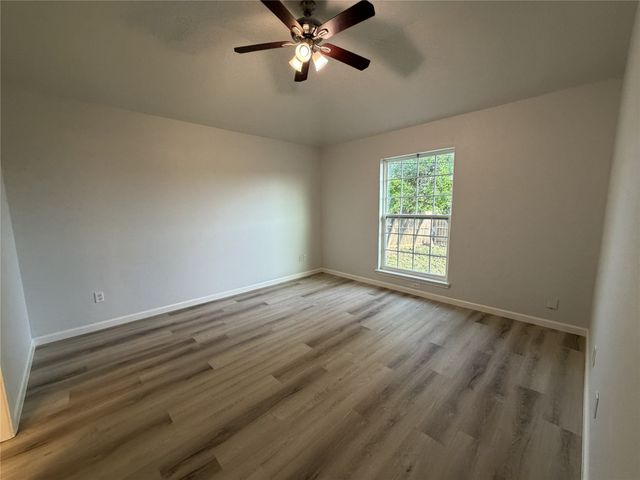 900 Cornfield Drive, Arlington, TX 76017