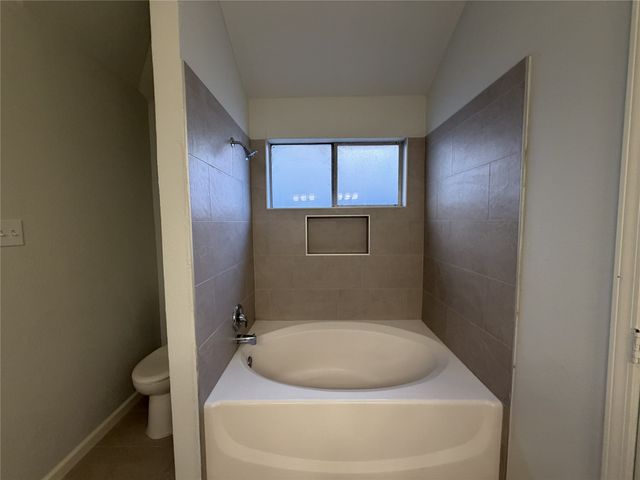 900 Cornfield Drive, Arlington, TX 76017