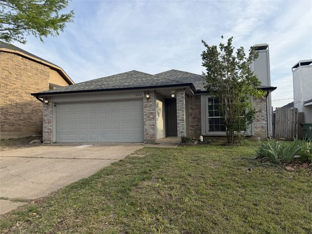 900 Cornfield Drive, Arlington, TX 76017