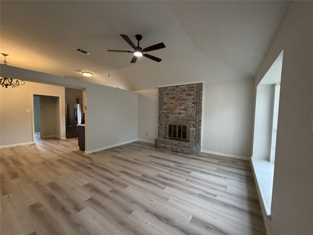 900 Cornfield Drive, Arlington, TX 76017