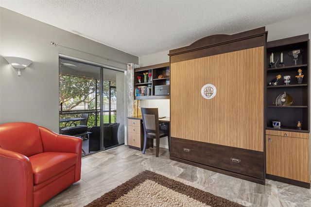 2307 S Cypress Bend Dr 106, Pompano Beach, FL 33069