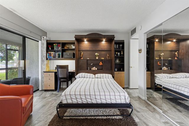 2307 S Cypress Bend Dr 106, Pompano Beach, FL 33069