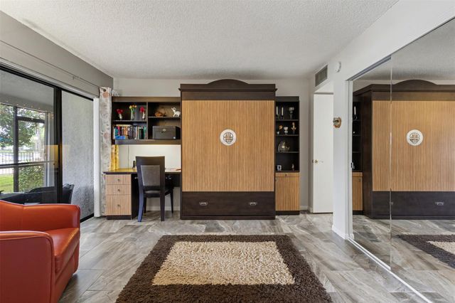 2307 S Cypress Bend Dr 106, Pompano Beach, FL 33069