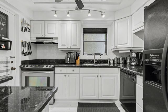 2307 S Cypress Bend Dr 106, Pompano Beach, FL 33069