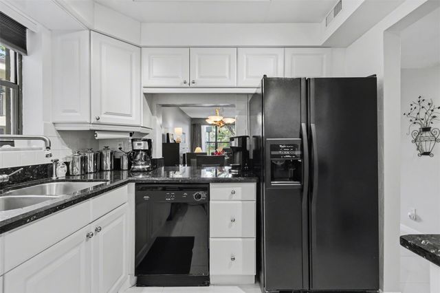 2307 S Cypress Bend Dr 106, Pompano Beach, FL 33069