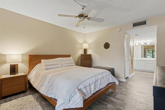 2307 S Cypress Bend Dr 106, Pompano Beach, FL 33069